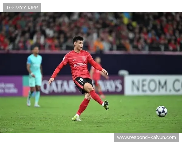 豪门对决再掀波澜国脚转会引爆今夏足坛风云球迷热议冠军走势悬念升级